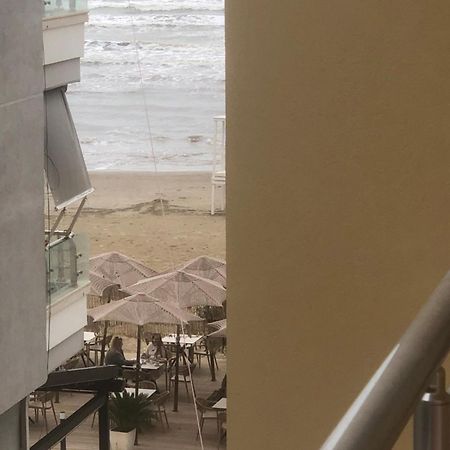 Sun & Sea Apartment Durrës Exteriör bild