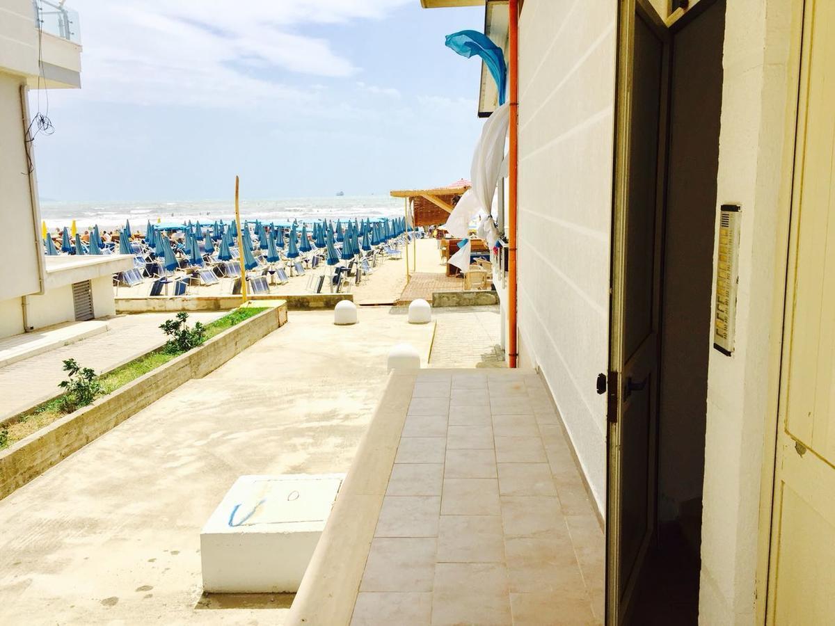 Sun & Sea Apartment Durrës Exteriör bild